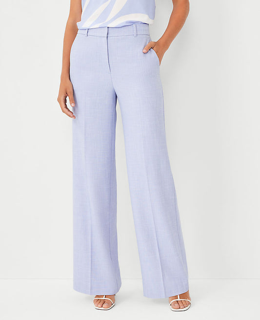 Le pantalon large en tissage croisé