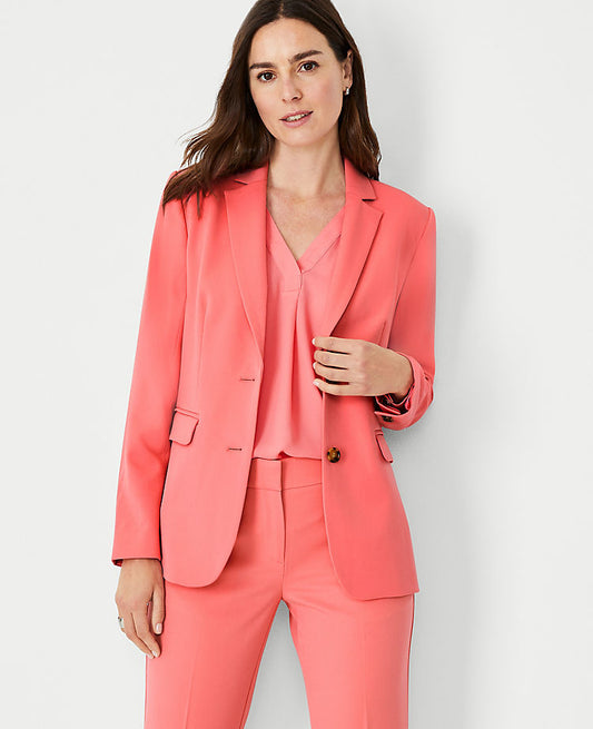 Le blazer cranté à deux boutons