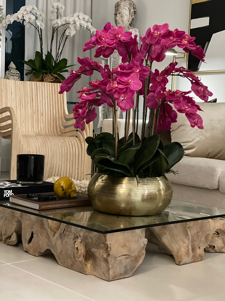 Orchidées Phalaenopsis Roses dans un Bol Bowie en Métal Doré (Rupture de stock)
