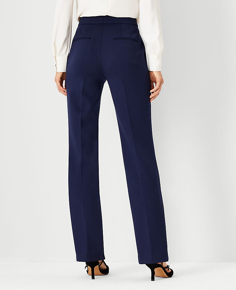 Die Sophia Straight Pant aus Double Knit