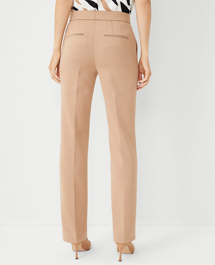 Die Sophia Straight Pant aus Double Knit