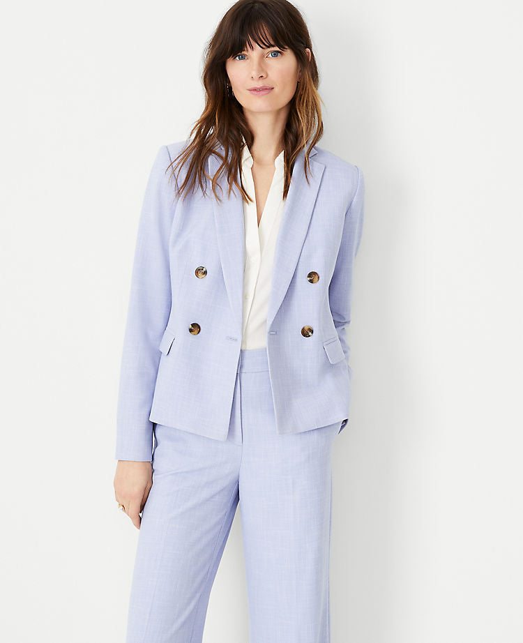 Der zweireihige Blazer aus Kreuzgewebe