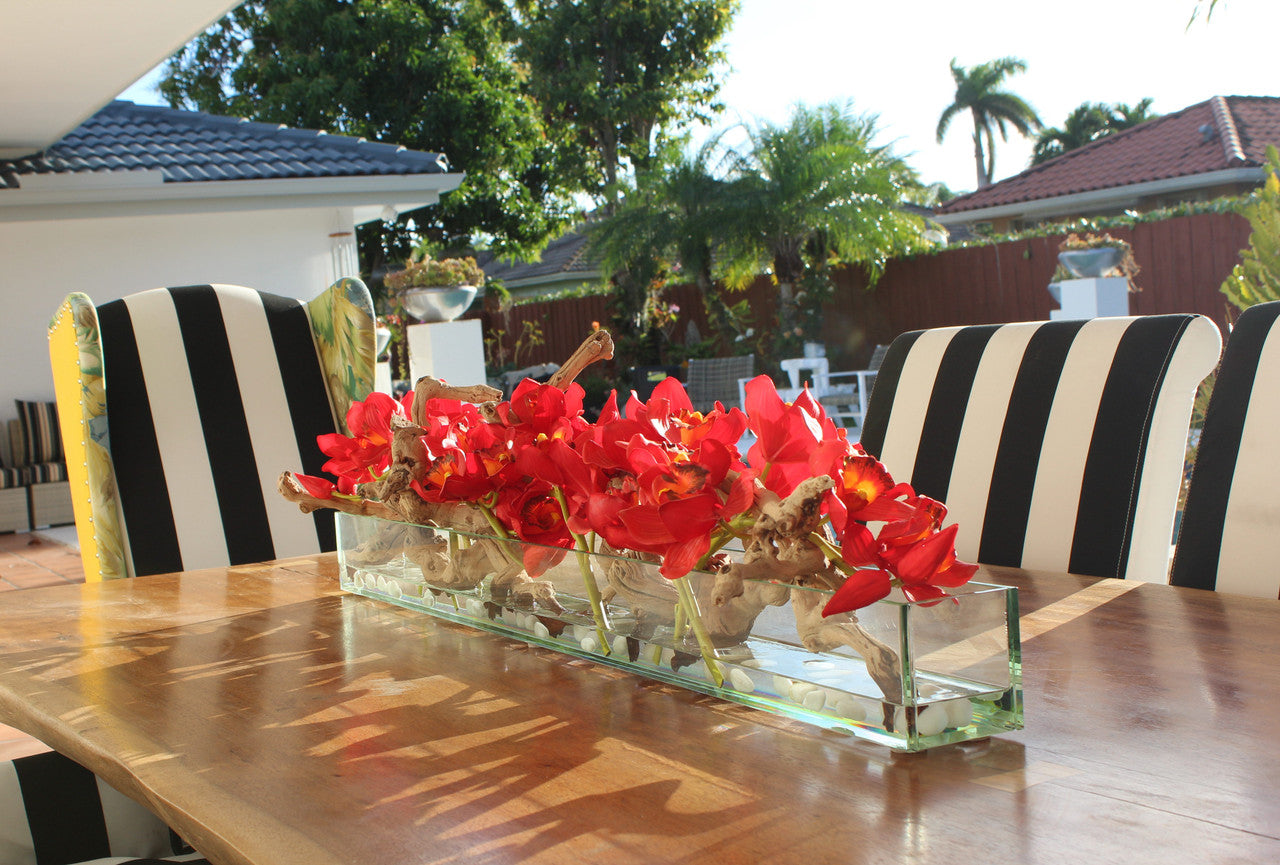 Jardinière en verre Casa Moderna 48″ avec orchidées Cymbidium rouges
