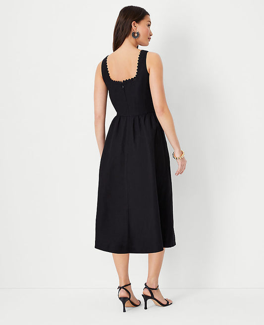 Robe évasée en mélange de lin festonnée