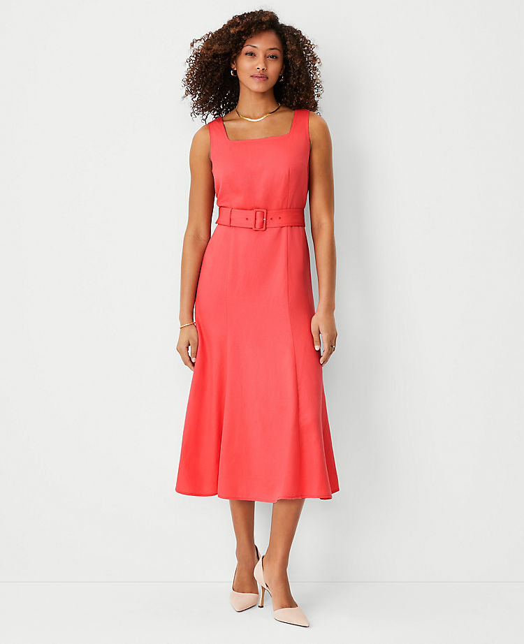 Robe évasée ceinturée