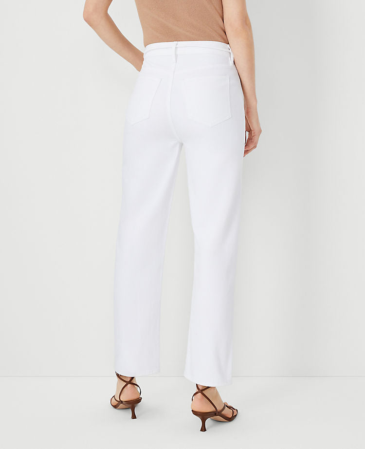 Jean droit taille haute sculptant avec ceinture, blanc