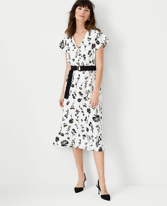 Robe évasée ceinturée à fleurs