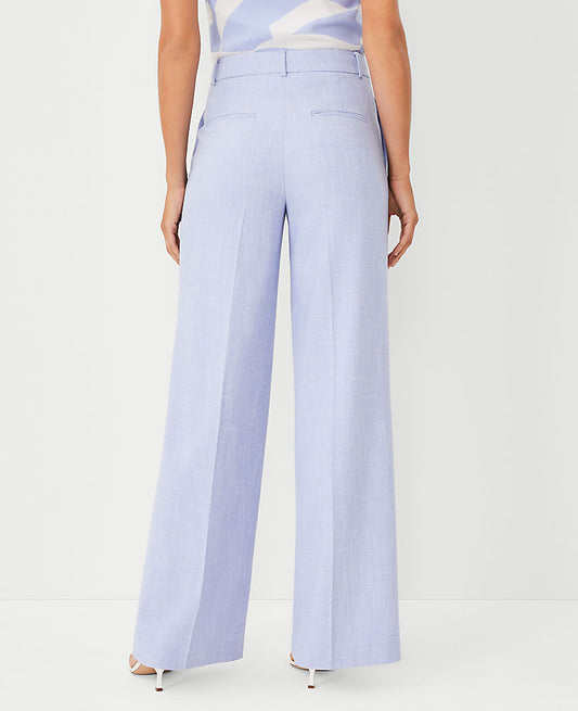 Le pantalon large en tissage croisé