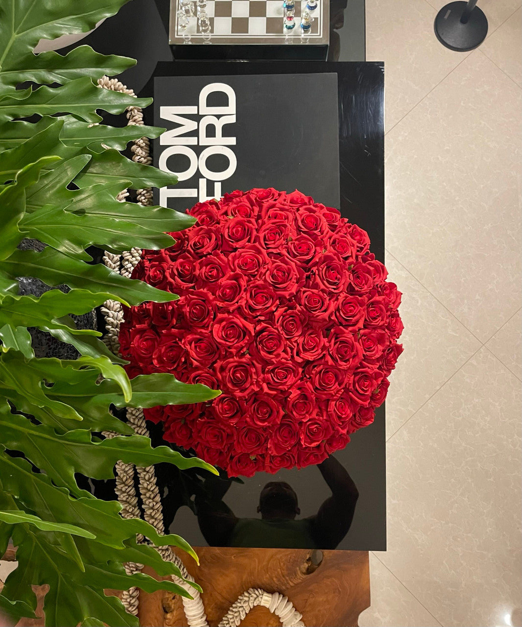 Large Roberi with Roses