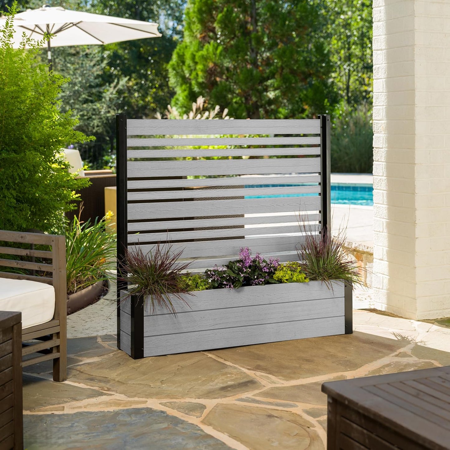??Planter boxes with trellis privacy screen