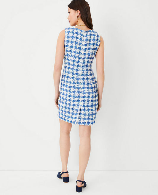 Robe droite à encolure carrée en tweed