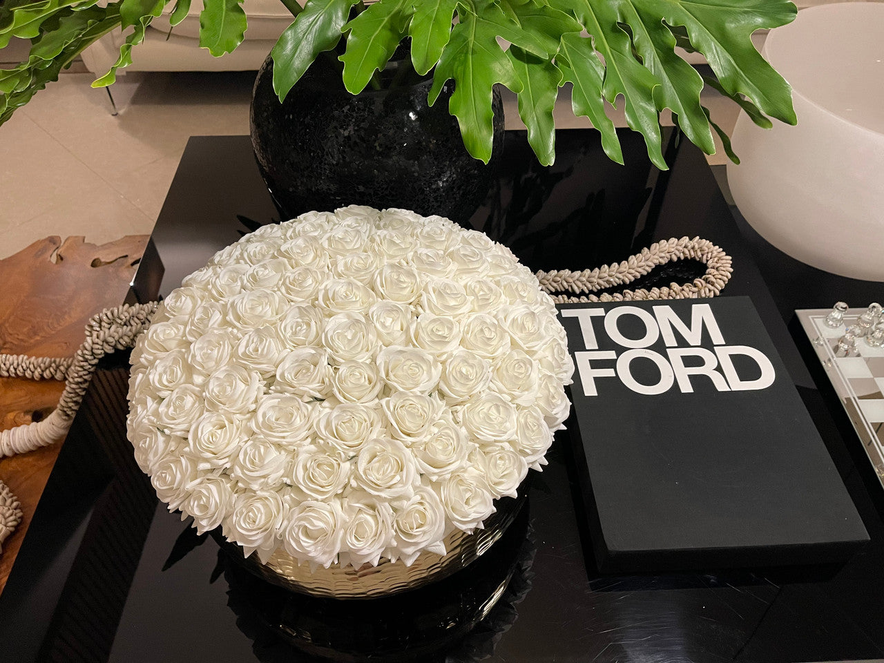 Large Roberi with Roses