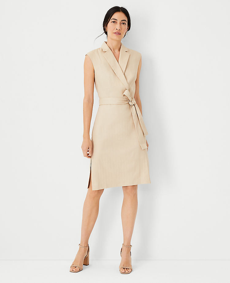 La robe à col à revers et lien à la taille en mélange de lin à chevrons