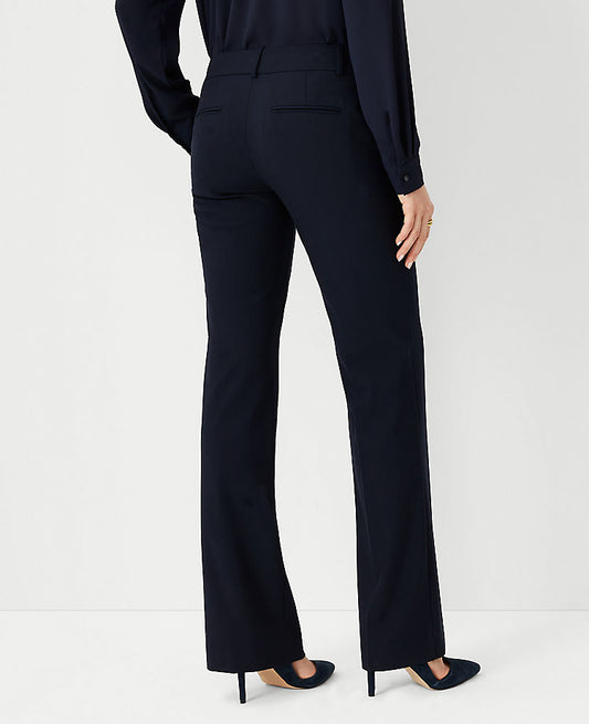 Le pantalon en maille extensible toute saison – Coupe galbée