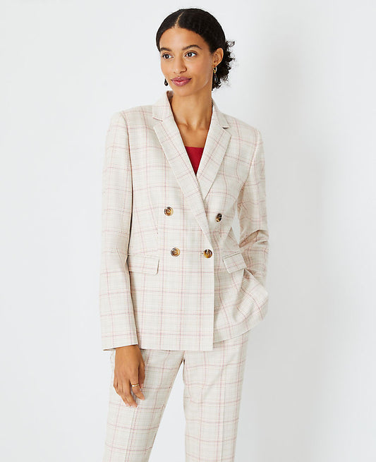 Le blazer croisé sur mesure à carreaux