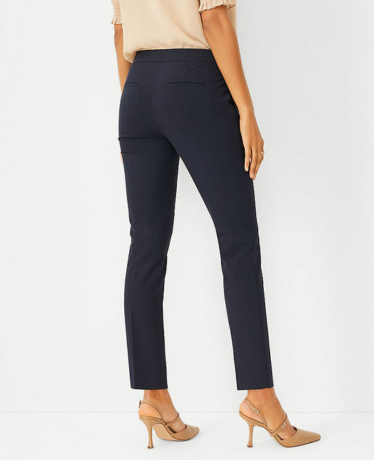 Le Pantalon Cheville en Tissu Extensible Toutes Saisons – Coupe Courbe