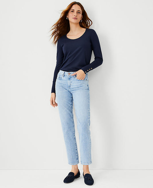 Jean fuselé taille mi-haute sculptant en denim indigo clair vintage