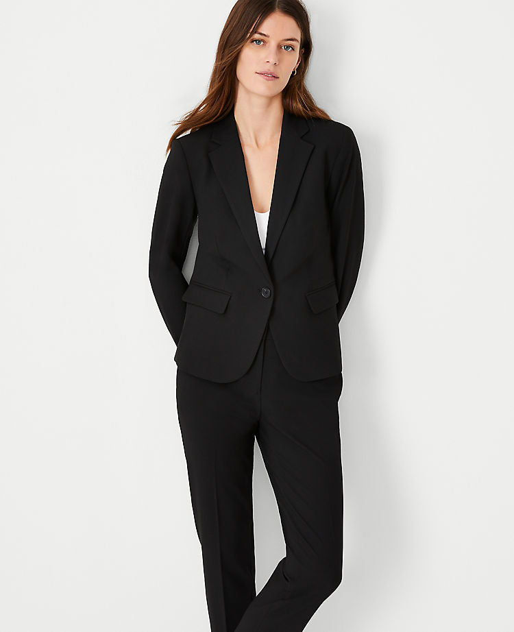Der gekerbte Ein-Knopf-Blazer aus „Seasonless Stretch“