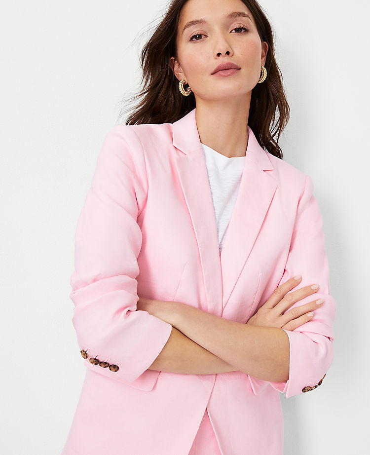 Le blazer à un bouton cranté en mélange de lin