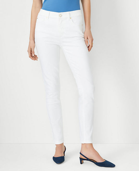 Jean skinny à poches sculptant mi-taille incurvé blanc