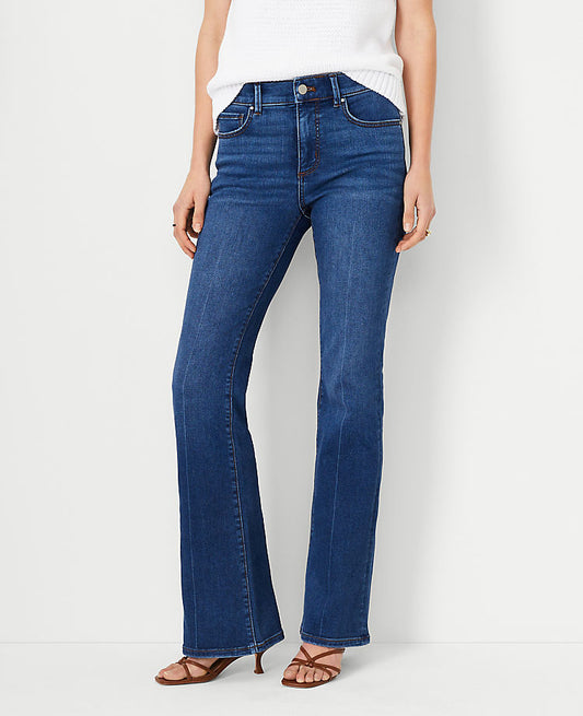 Jean bootcut Sculpting Pocket taille mi-haute en denim de couleur délavage classique