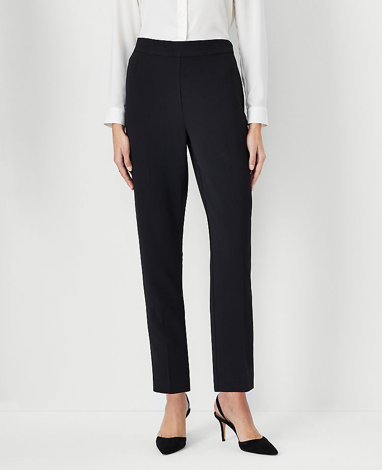 Le pantalon cheville Eva zippé sur le côté en crêpe fluide - Coupe galbée