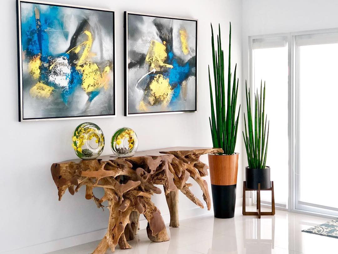 Snake grass (63″) with Lux planter in black