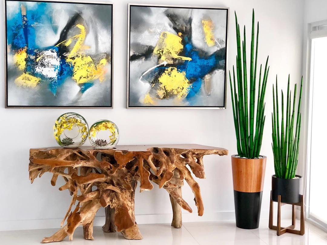 Snake grass (63″) with Lux planter in black