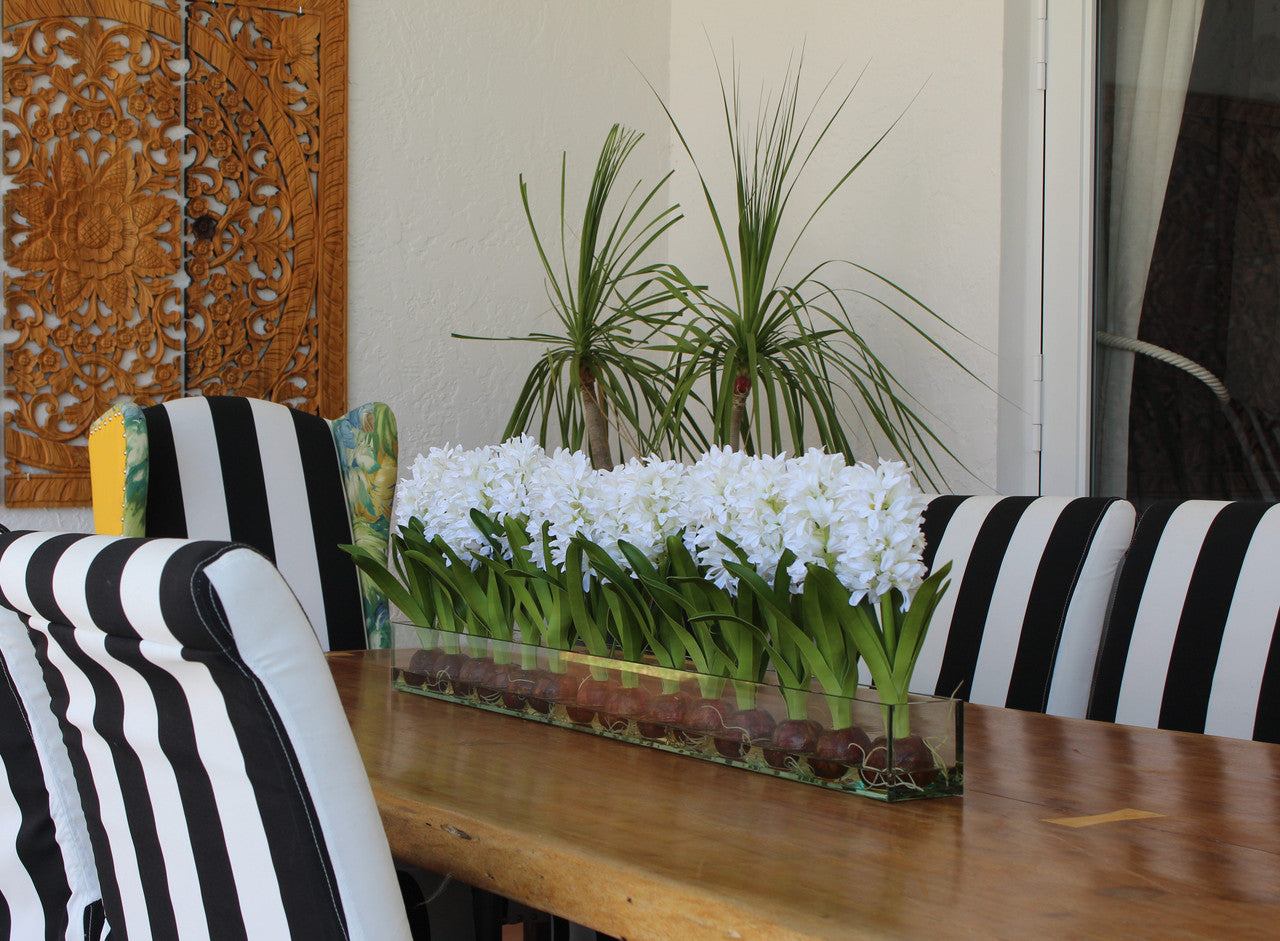 Jardinière de 48 po Casa Moderna en verre avec jacinthes blanches