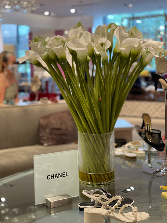 Cala Lilies in 12″ Glass Cylinder