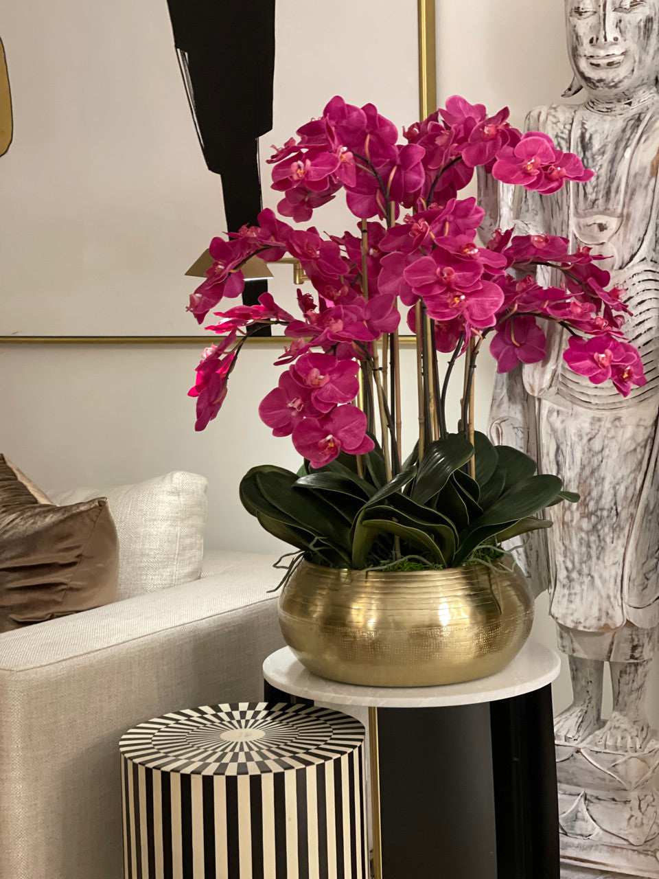 Orchidées Phalaenopsis Roses dans un Bol Bowie en Métal Doré (Rupture de stock)