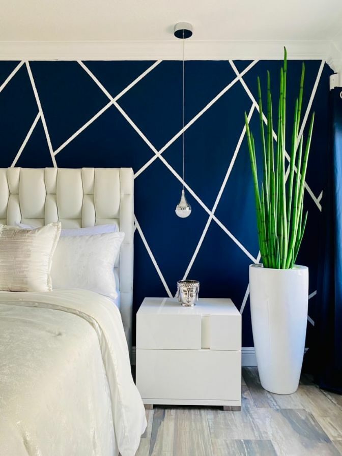 Snake grass (63″) with Dax L planter in glossy white