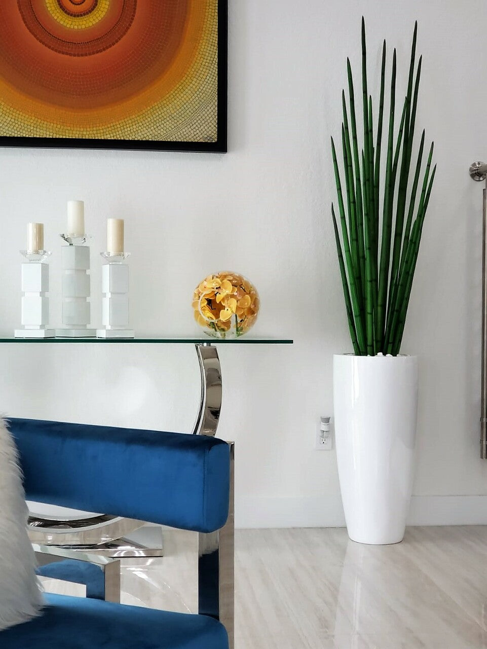 Snake grass (63″) with Dax L planter in glossy white