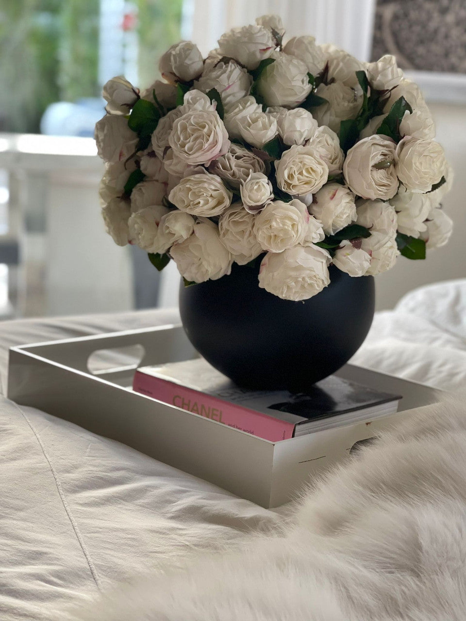 English Roses in Matte Black Fishbowl Vase