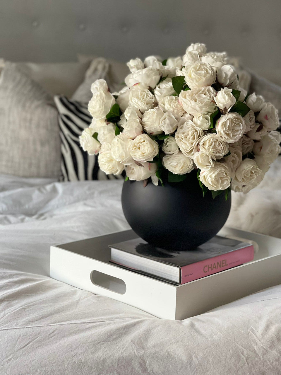 English Roses in Matte Black Fishbowl Vase