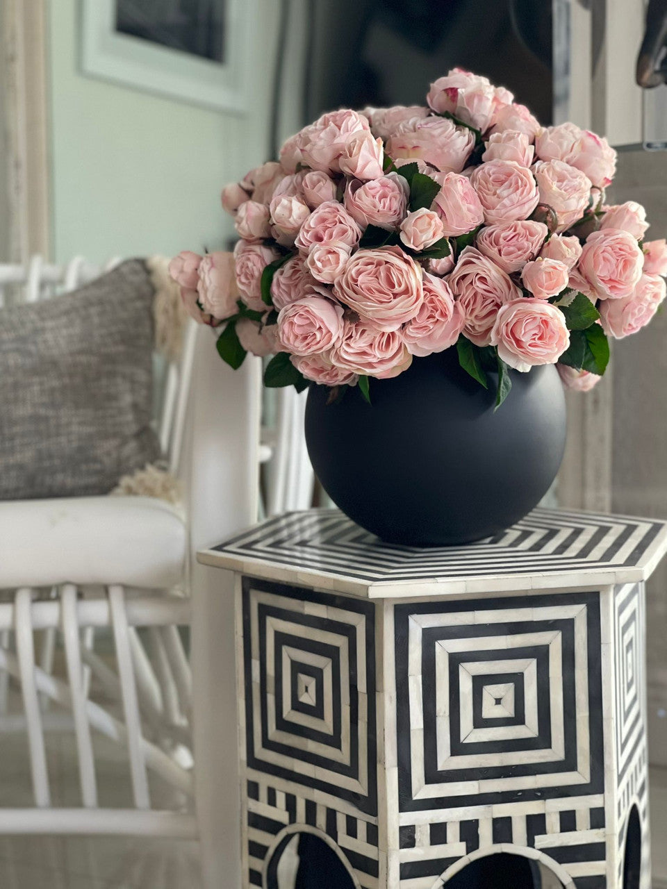 English Roses in Matte Black Fishbowl Vase