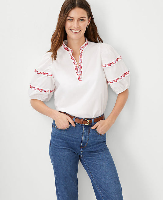 Chemisier popover brodé floral avec manches à plis nervures