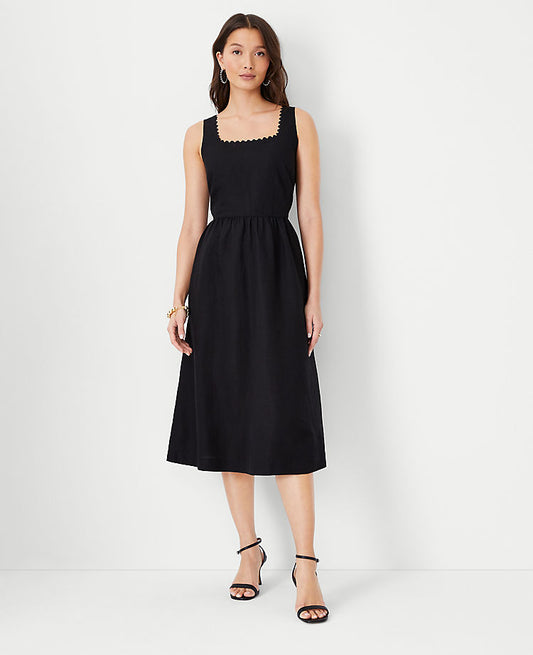 Robe évasée en mélange de lin festonnée