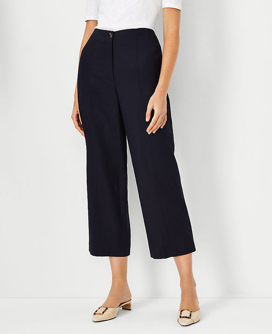 Le pantalon court droit à coutures – Coupe galbée