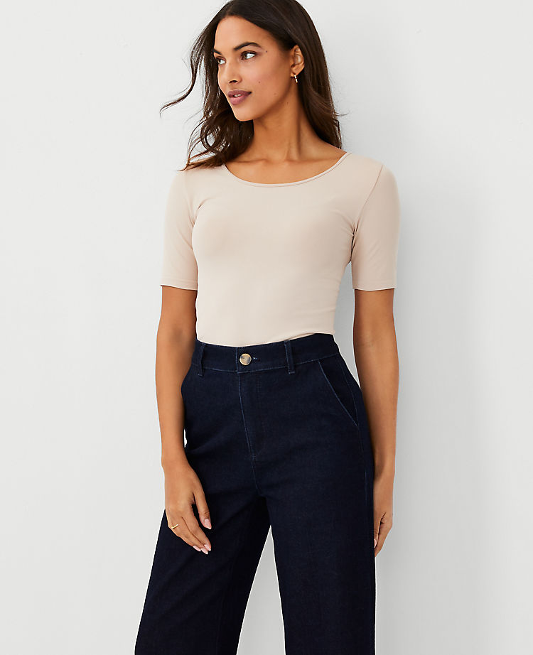 T-shirt sans couture à encolure dégagée