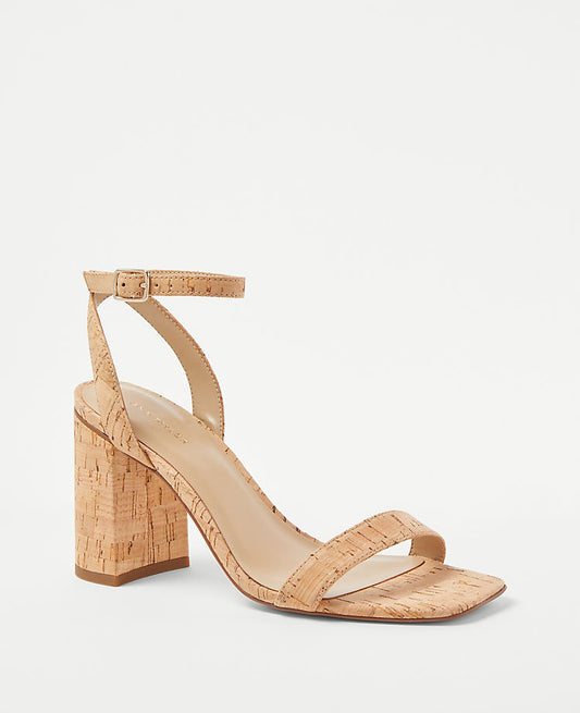 Sandalen mit hohem Korkabsatz