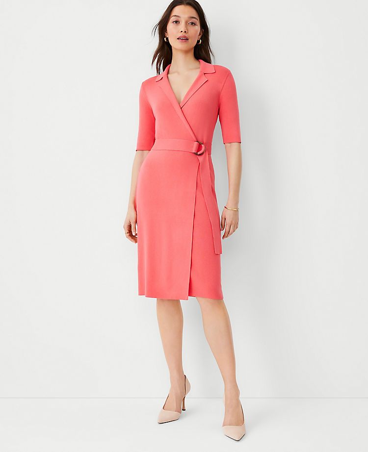Robe pull ceinturée à revers