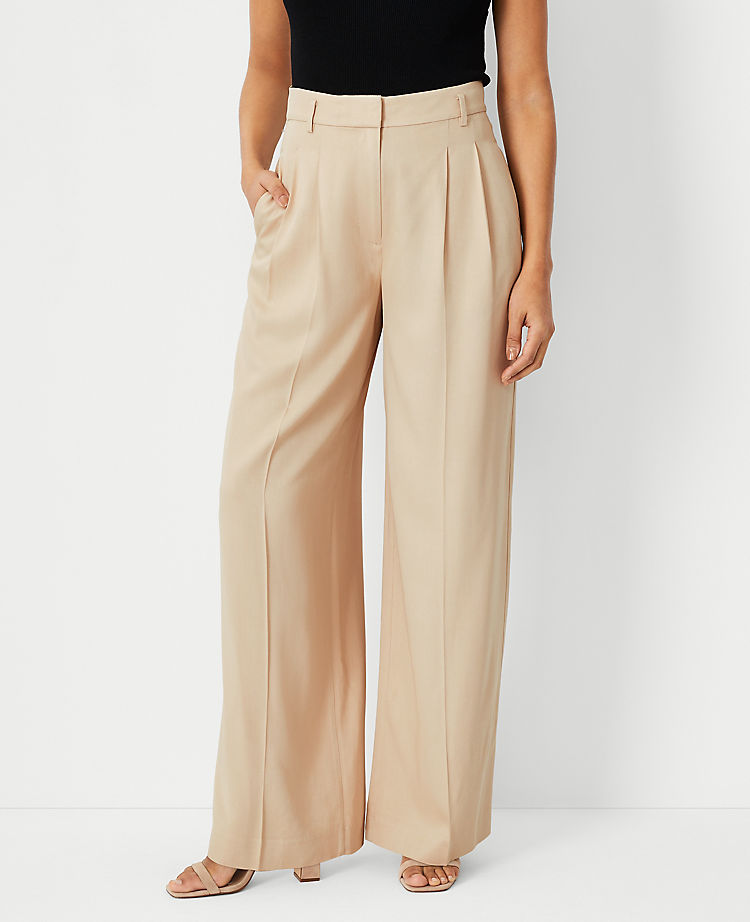 Le pantalon large plissé
