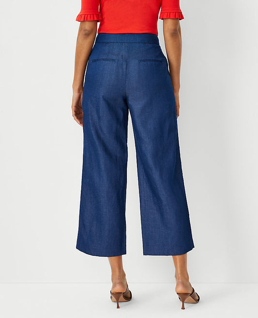 Le pantalon court ample Kate en chambray – Coupe galbée