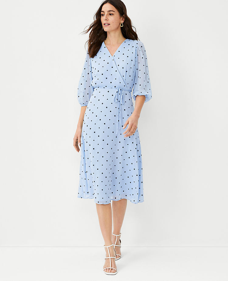 Geblümtes Wickelkleid mit Gürtel
