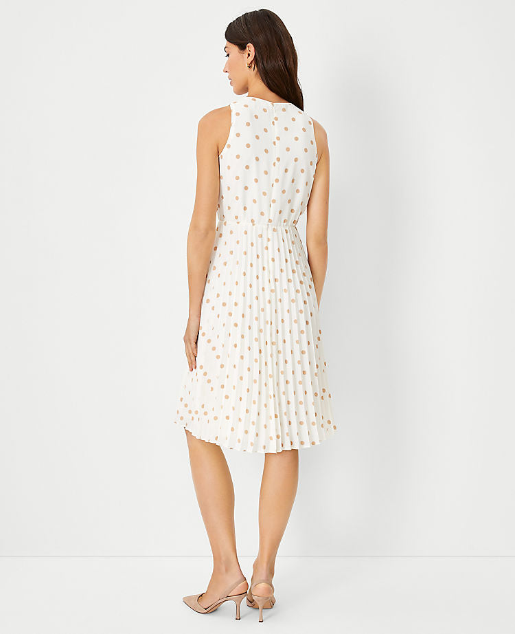 Gepunktetes plissiertes Tellerrockkleid