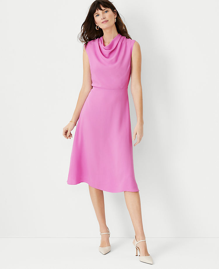 Robe midi évasée à col montant