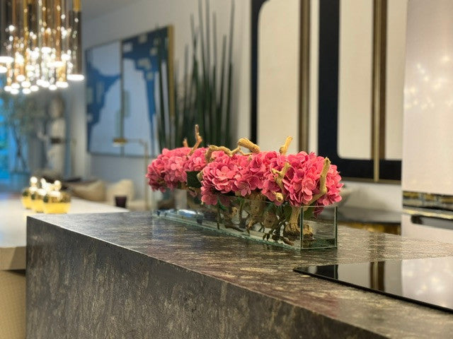 Jardinière en verre moderne Casa avec hortensias et bois flotté