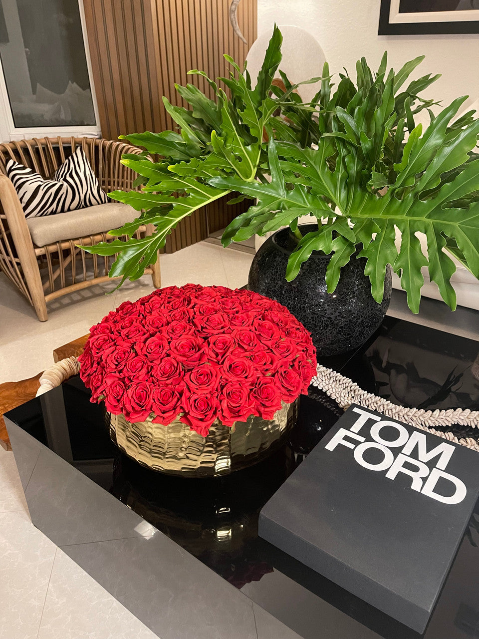 Large Roberi with Roses