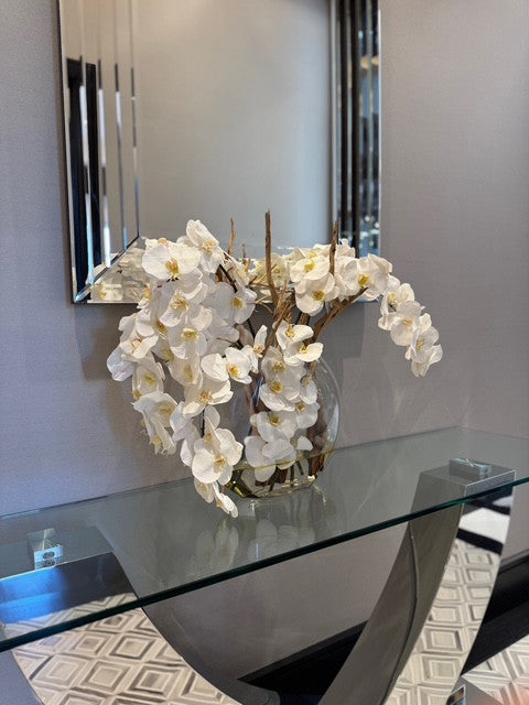 Vase Lune 16″ avec orchidées blanches